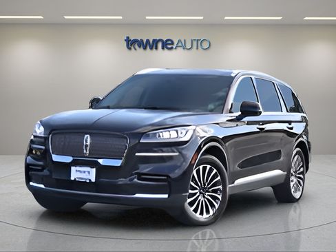 Used 2024 Lincoln Aviator AWD w/ Premium Package image 3