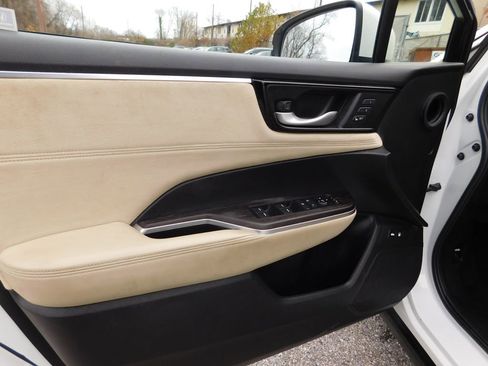 Used 2018 Honda Clarity Touring image 13