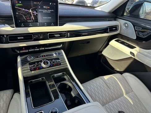 Used 2023 Lincoln Aviator Black Label w/ Jet Package image 19