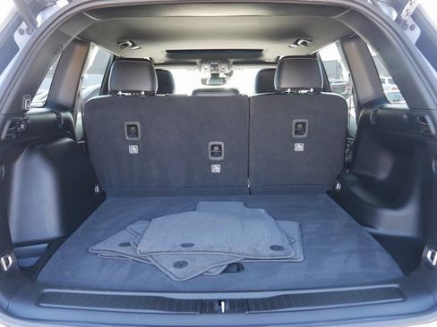 Used 2024 Jeep Grand Cherokee Altitude image 11