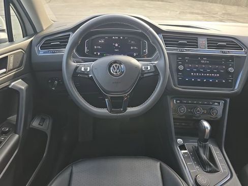 Used 2021 Volkswagen Tiguan SEL image 11