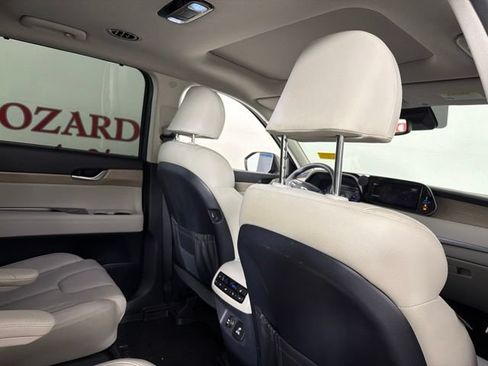 Used 2022 Hyundai Palisade SEL w/ Premium Package FWD image 19