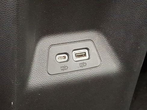 Used 2021 Buick Envision Essence w/ Technology Package I image 14