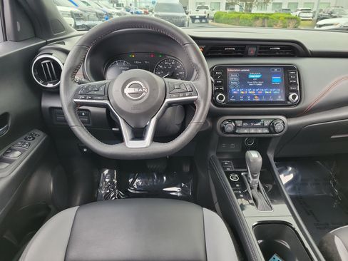 Certified 2022 Nissan Kicks SR w/ Premium Package image 10