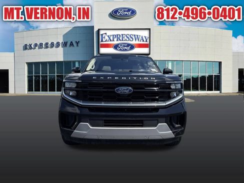 Used 2025 Ford Expedition Max Platinum AWD/4WD image 11