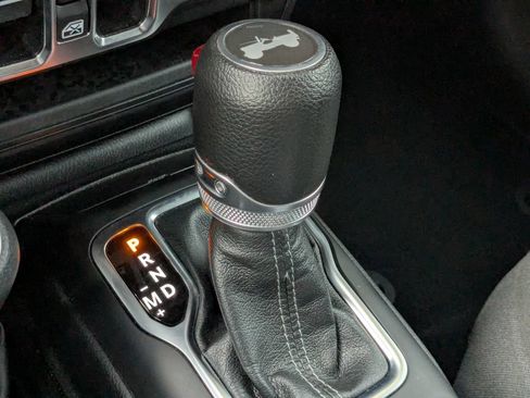 Used 2024 Jeep Wrangler Unlimited Sport AWD/4WD image 35