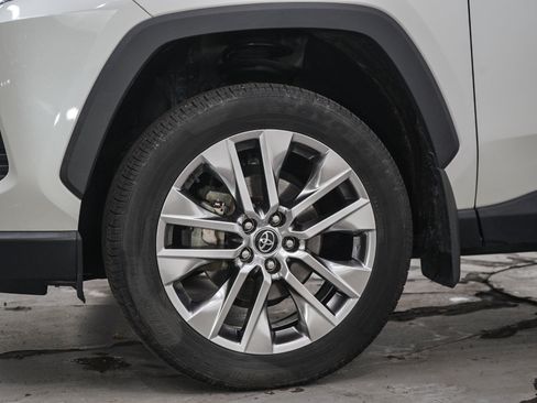 Used 2021 Toyota RAV4 Limited AWD/4WD image 26