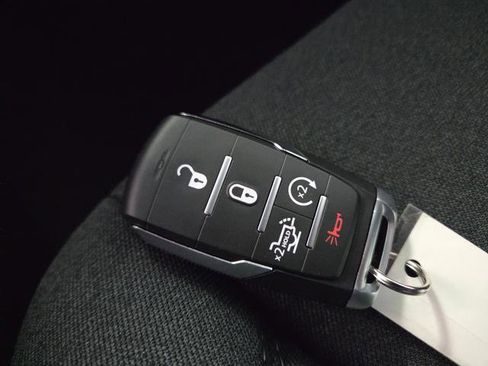 New 2026 RAM 1500 4x4 Crew Cab image 29