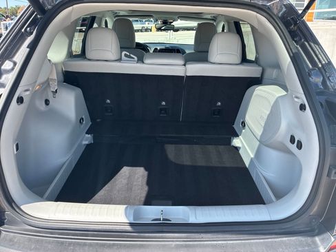 Used 2021 Jeep Cherokee Limited AWD/4WD image 5