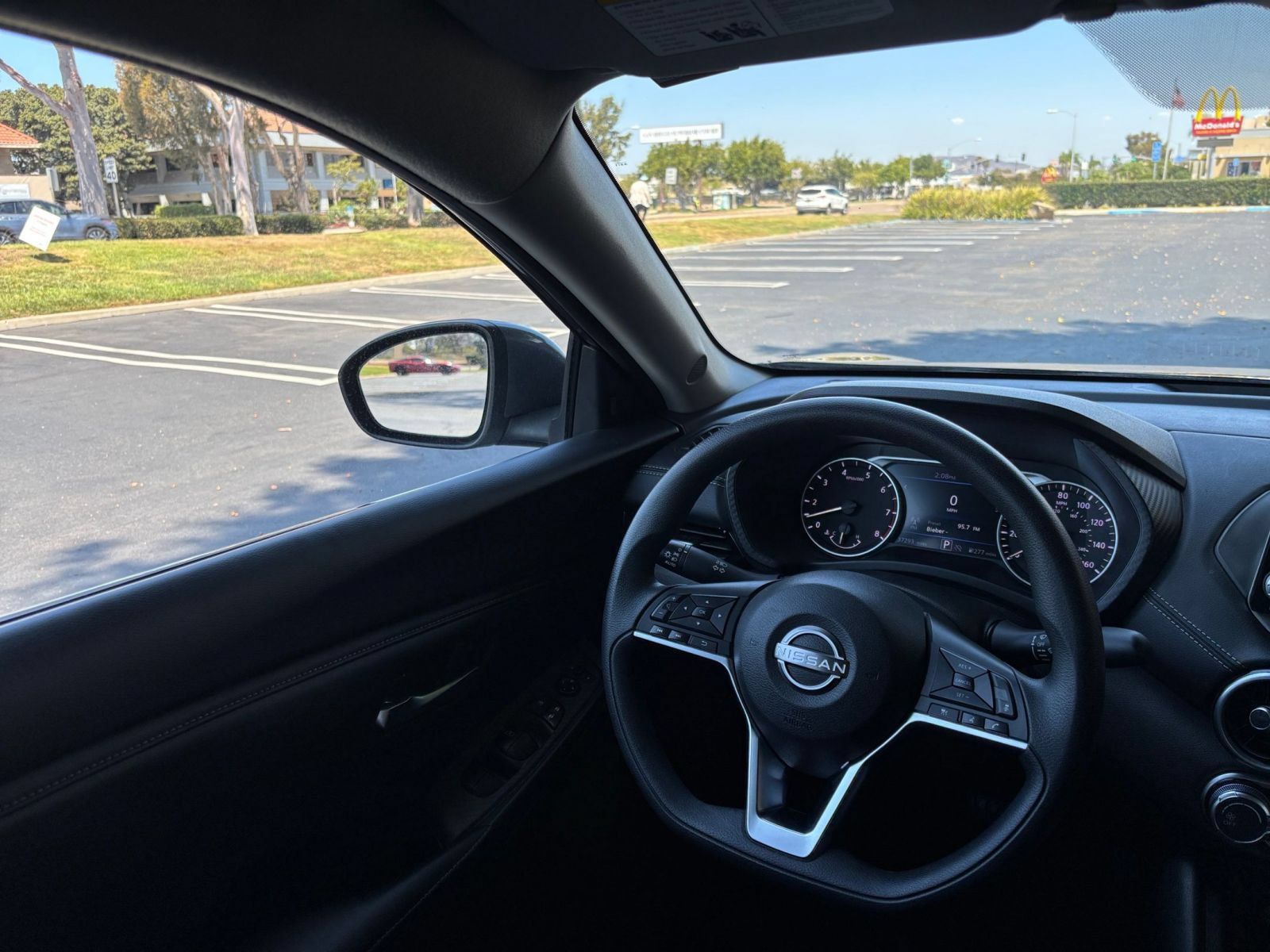 Used 2025 Nissan Sentra SV FWD image 31