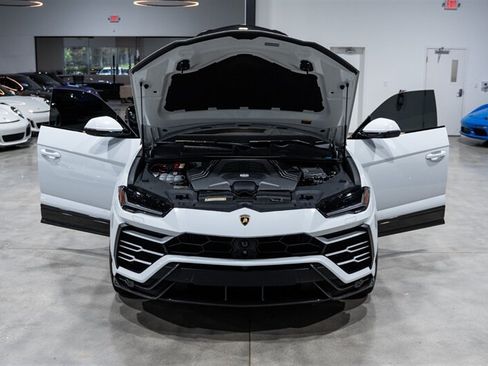 Used 2022 Lamborghini Urus AWD/4WD image 44