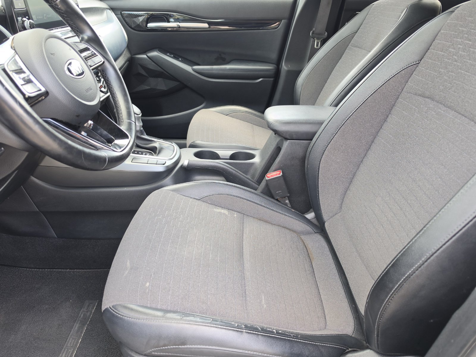 Used 2021 Kia Seltos S FWD image 12