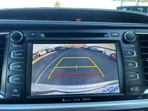 Used 2016 Toyota Highlander Limited Platinum image 18