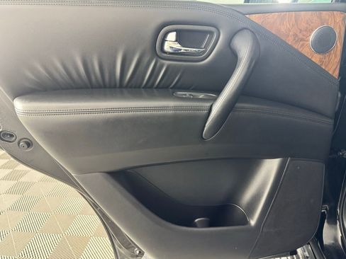 Used 2024 Nissan Armada SL w/ Captain's Chairs Package image 27