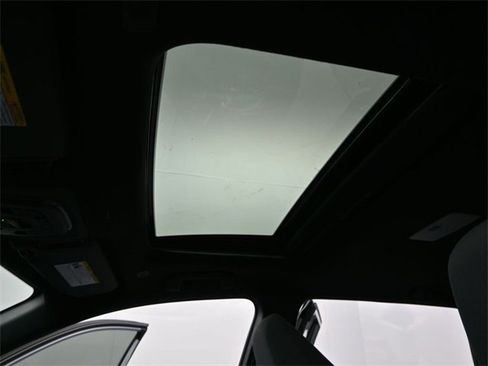 New 2026 Toyota Corolla Cross SE w/ Moonroof Package image 4