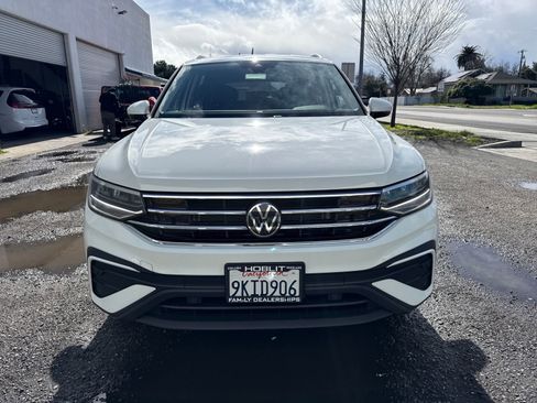 Used 2024 Volkswagen Tiguan SE image 8