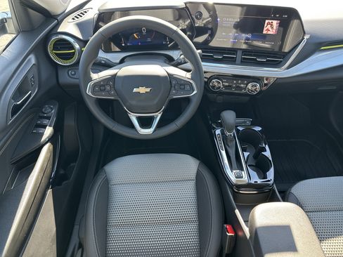 New 2026 Chevrolet Trax LT w/ Driver Confidence Package image 24