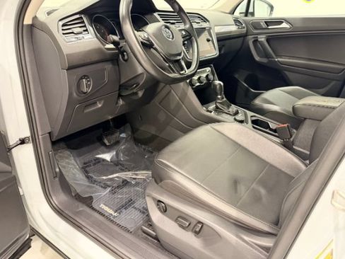 Used 2018 Volkswagen Tiguan SE w/ Panoramic Sunroof Package AWD/4WD image 21