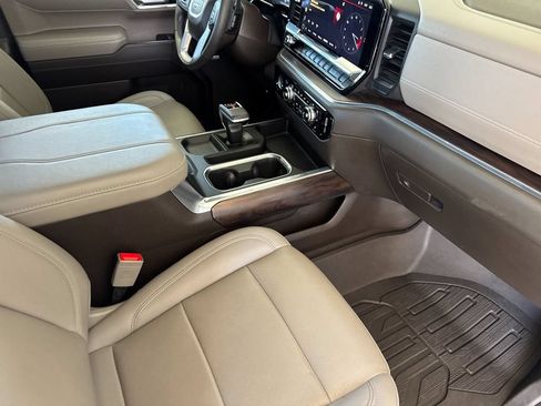 Used 2023 GMC Sierra 1500 SLT w/ SLT Premium Package AWD/4WD image 14