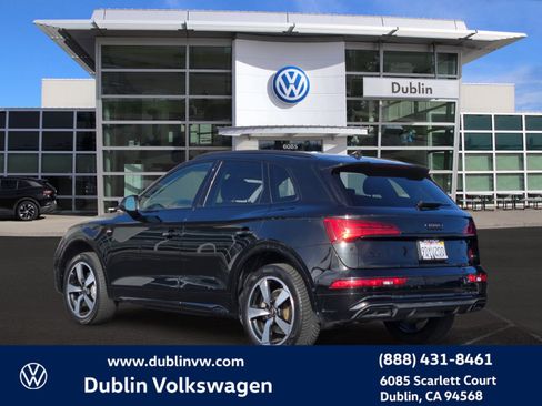 Used 2023 Audi Q5 2.0T Prestige w/ Prestige Package image 6