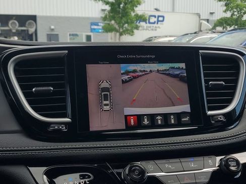 New 2026 Chrysler Pacifica Select FWD image 26
