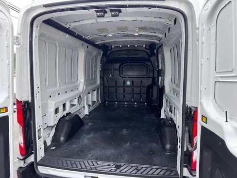 Used 2025 Ford Transit 250 148 Medium Roof Extended AWD image 35