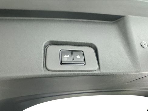 Used 2025 Nissan Rogue Platinum w/ Tech Package image 71