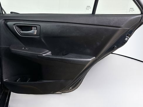 Used 2016 Toyota Camry SE image 28