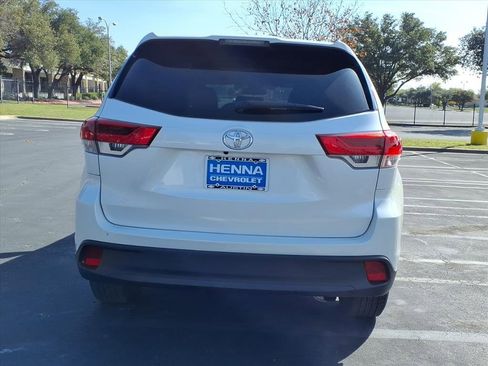 Used 2019 Toyota Highlander LE image 8