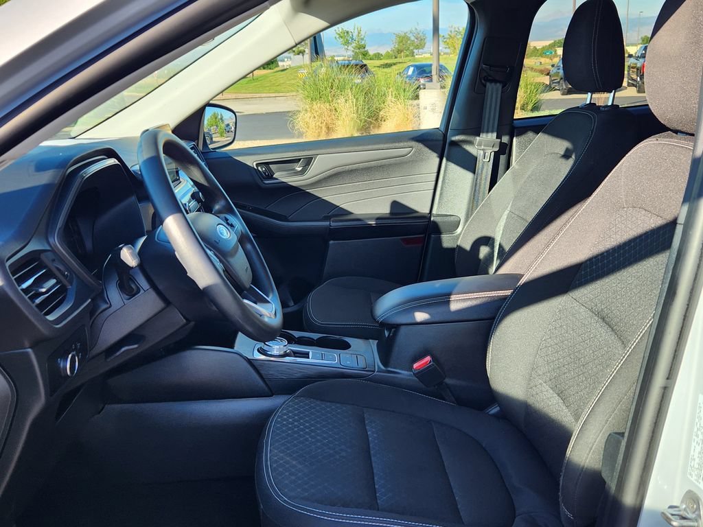 Used 2025 Ford Escape Active AWD/4WD image 13