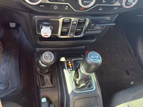 Used 2023 Jeep Wrangler Unlimited Sport image 7