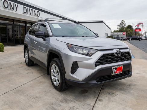 Used 2021 Toyota RAV4 LE image 2