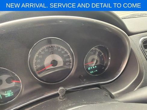 Used 2012 Chrysler 200 Touring FWD image 12