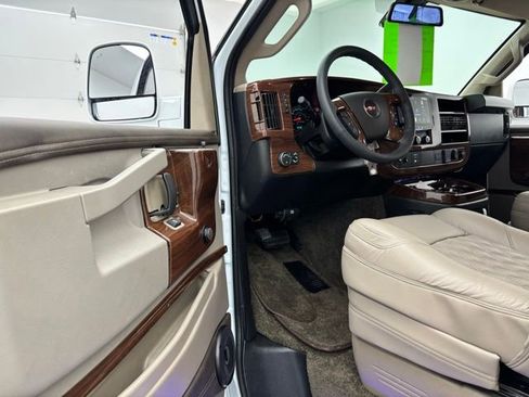 New 2026 GMC Savana 2500 w/ Driver Convenience Package RWD image 17