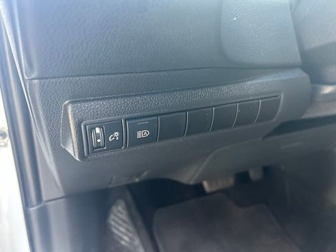 Used 2022 Toyota Corolla SE image 48