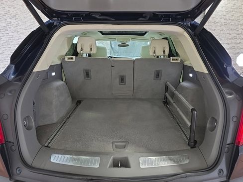 Used 2017 Cadillac XT5 Luxury w/ Driver Awareness Package image 11