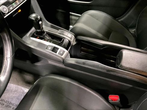 Used 2019 Honda Civic Sport image 17
