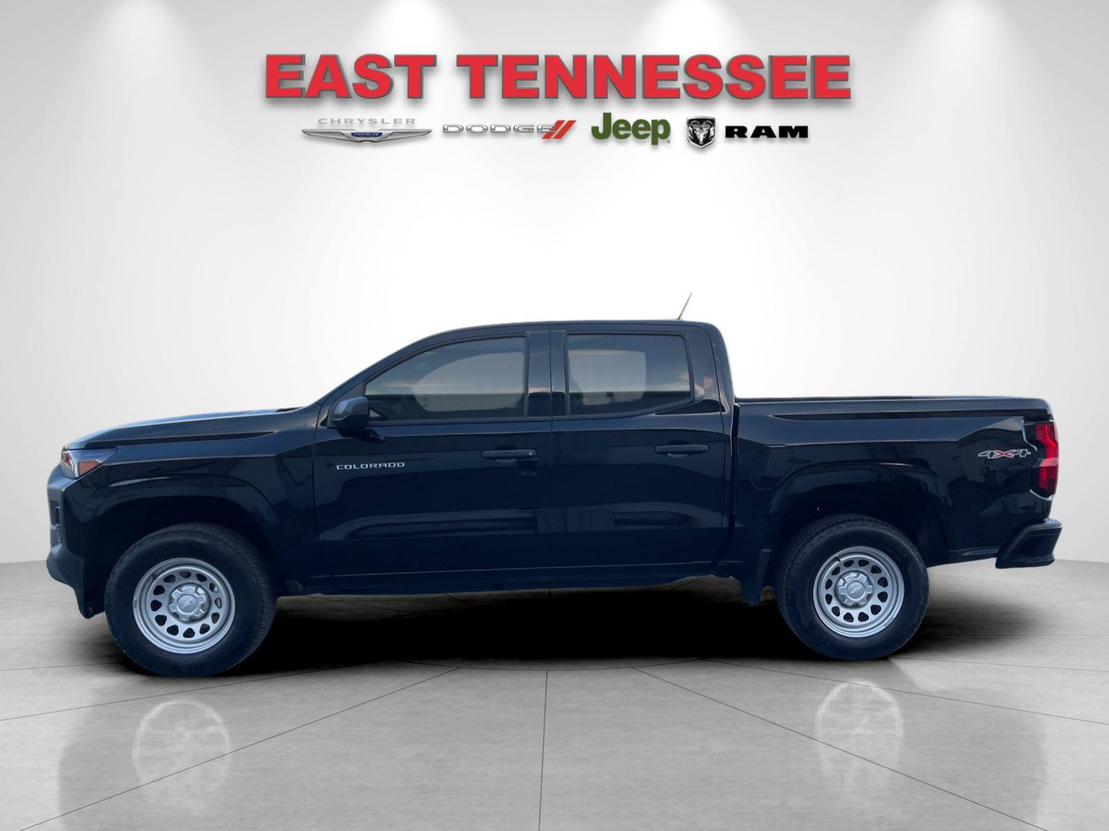 Used 2026 Chevrolet Colorado W/T w/ Advanced Trailering Package AWD/4WD image 6