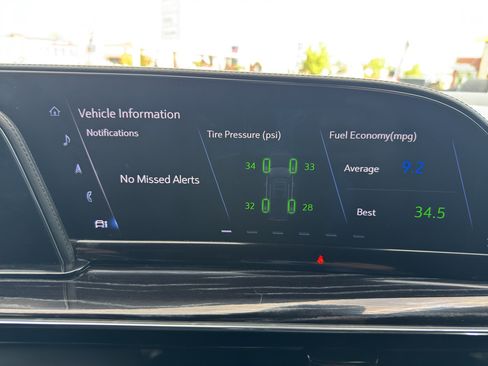 Used 2023 Cadillac Escalade ESV Sport w/ LPO, ONYX Package AWD/4WD image 36