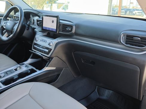 Certified 2022 Ford Explorer XLT w/ Equipment Group 202A image 42