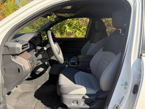 Used 2024 Toyota Tacoma TRD Off-Road image 12