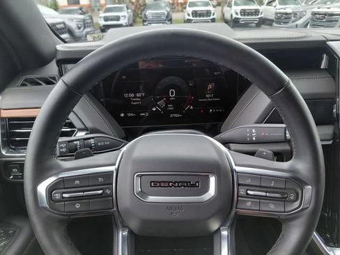 Used 2025 GMC Yukon Denali AWD/4WD image 31