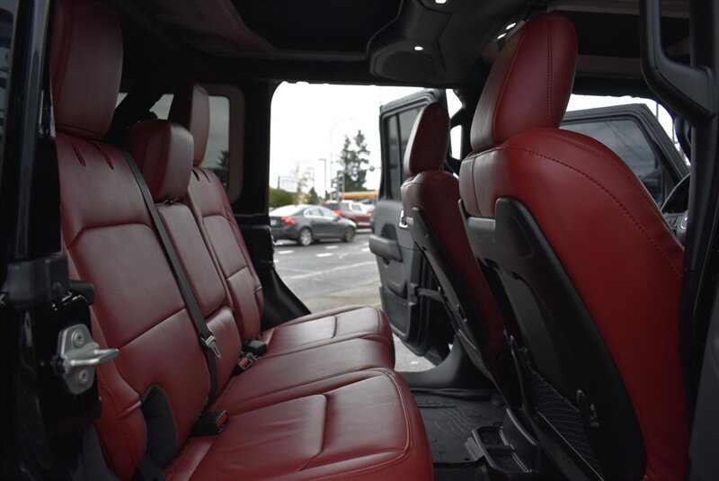 Used 2024 Jeep Wrangler Unlimited Rubicon 392 AWD/4WD image 31