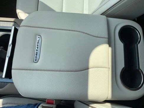 Used 2026 GMC Yukon XL Denali w/ Sun & Power Step Package AWD/4WD image 24