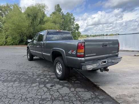 Used 2001 Chevrolet Silverado 2500 LS w/ Off-Road Skid Plate Pkg AWD/4WD image 8