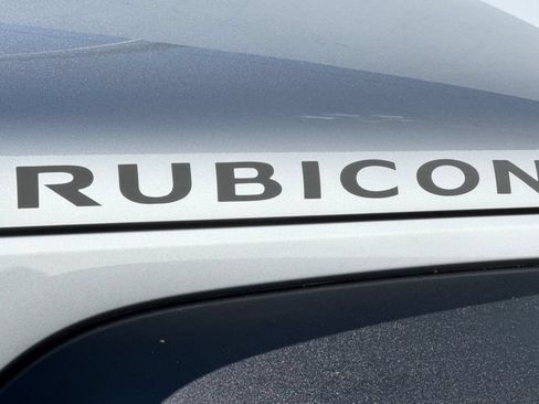 Used 2016 Jeep Wrangler Rubicon w/ Power Convenience Group AWD/4WD image 24