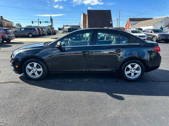 Used 2016 Chevrolet Cruze LT w/ Sun And Sound Package FWD image 4