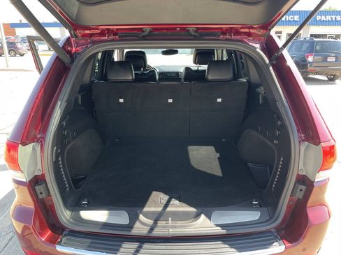 Used 2019 Jeep Grand Cherokee Limited AWD/4WD image 11