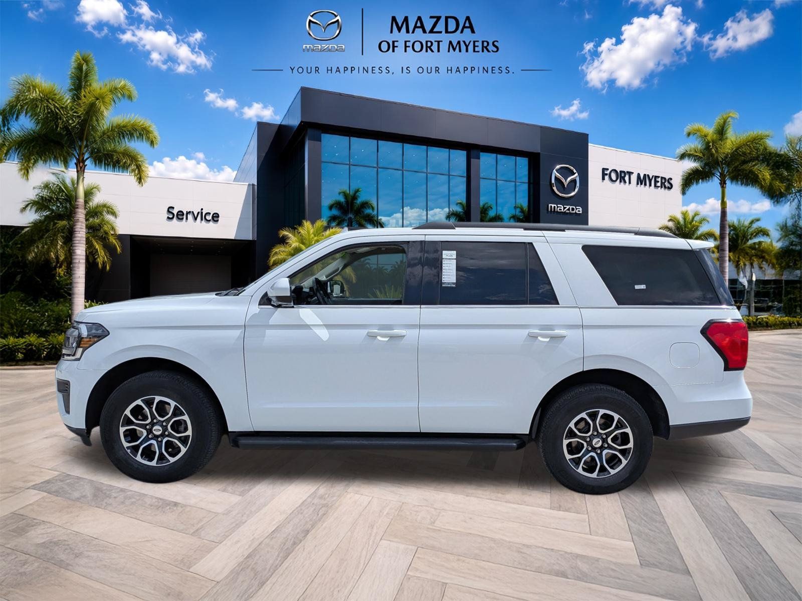Used 2024 Ford Expedition XLT RWD image 7