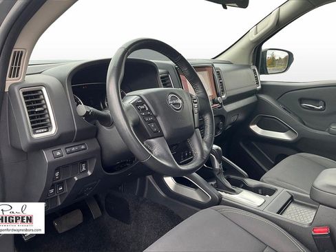 Used 2024 Nissan Frontier SV w/ SV Convenience Package image 13